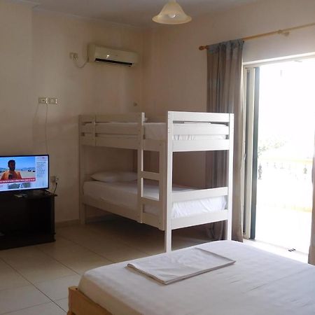 Apartment Urania_1 Sarandë Esterno foto