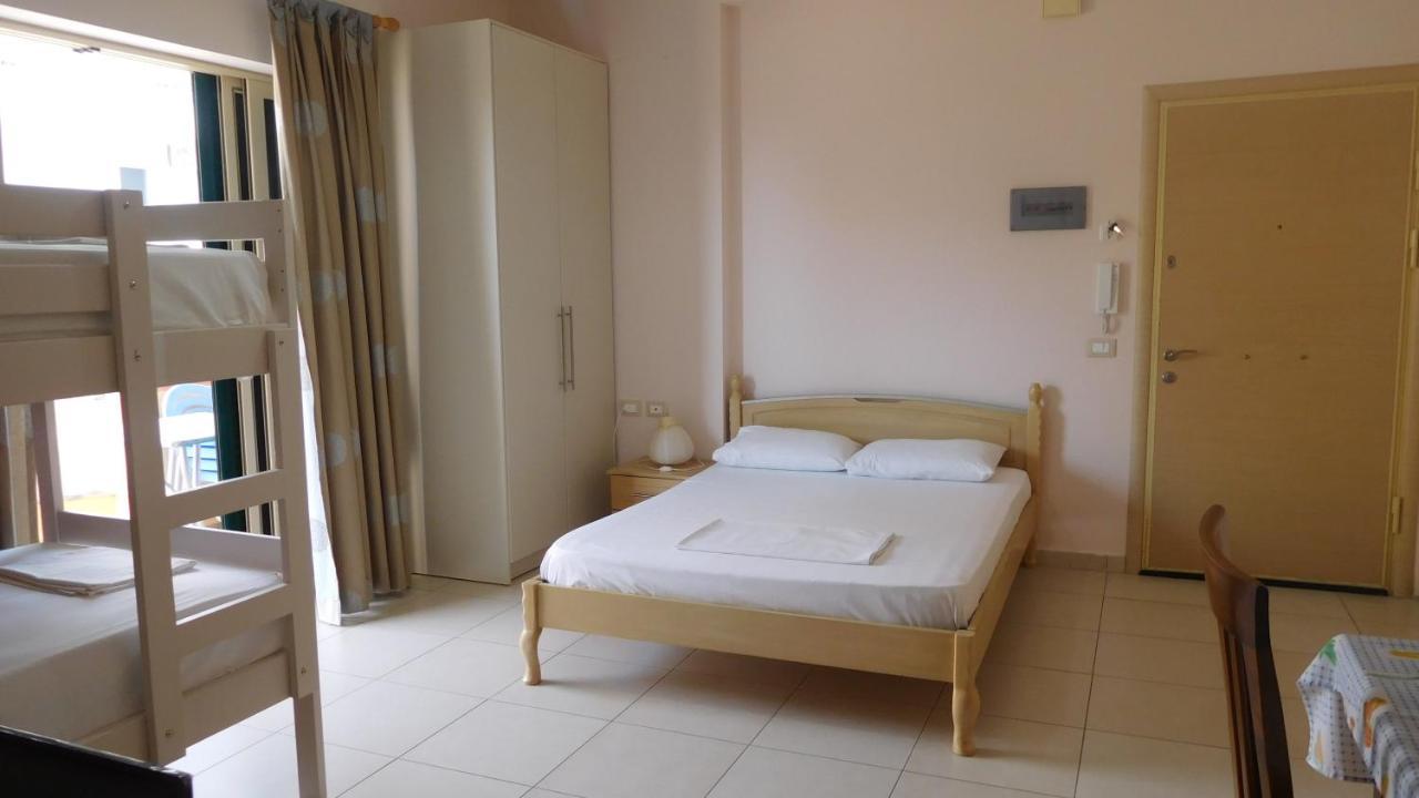 Apartment Urania_1 Sarandë Esterno foto